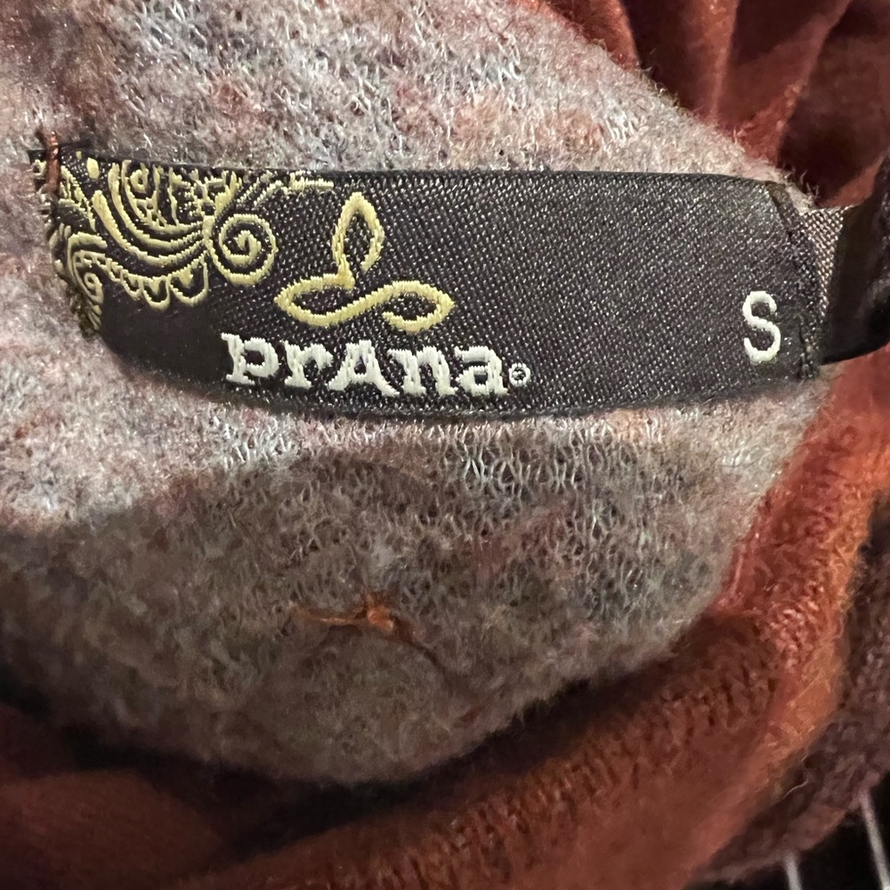 Burnt red Prana sweater - Picture 4 of 4